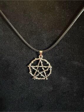 ✴️New✴️Silver Pentagram Pendant Necklace